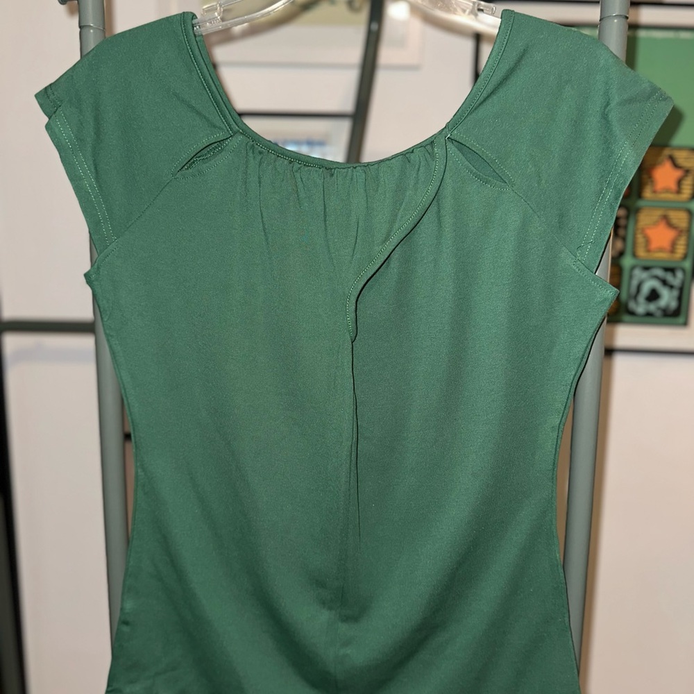 Unique Vintage Green keyhole top